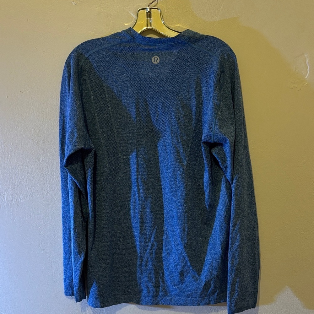 lululemon athletica Men's Blue Long Sleeve Shirt